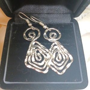 🇬🇷  GREEK UNIQUE SWIRL HAMMERED  DANGLE EARRINGS ✨️ STUNNING!! HANDCRAFTED